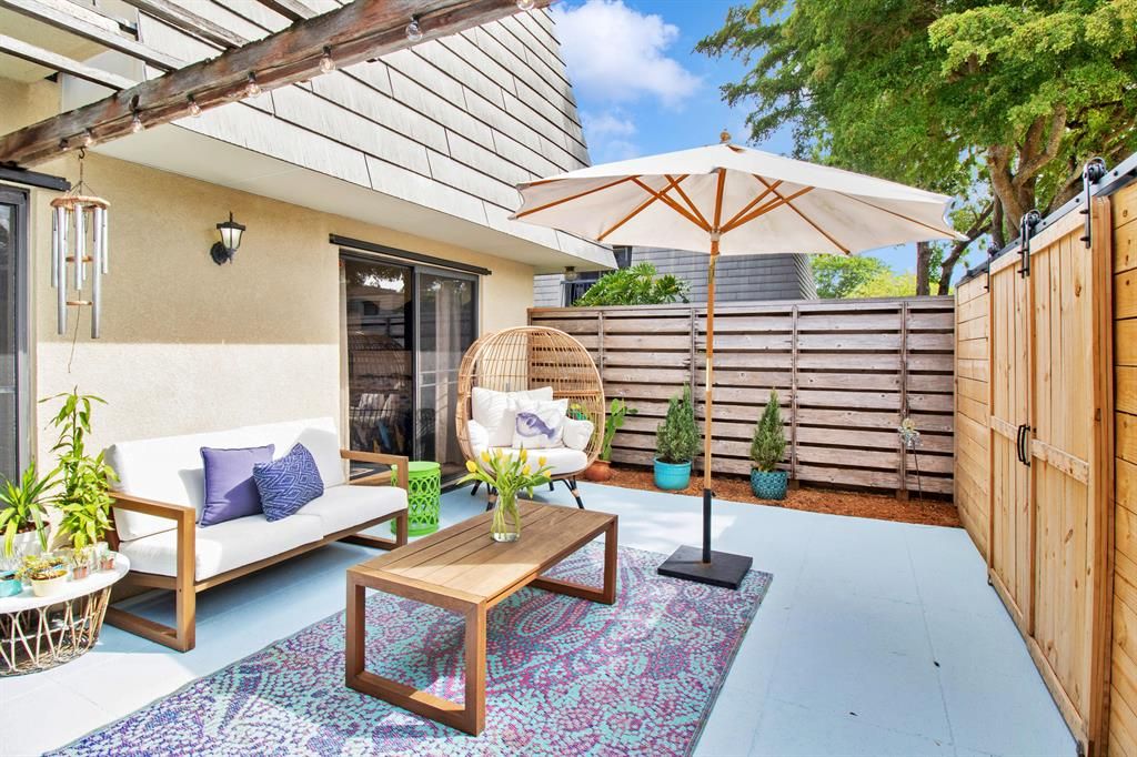 Photo of 806 8th Terrace, Palm Beach Gardens, FL 33418 (MLS # R10722931)