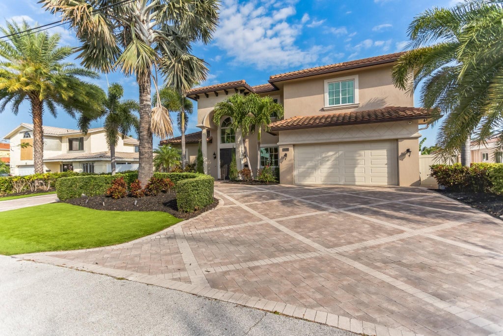 Photo of 2461 SE 10th Street, Pompano Beach, FL 33062 (MLS # F10427298)
