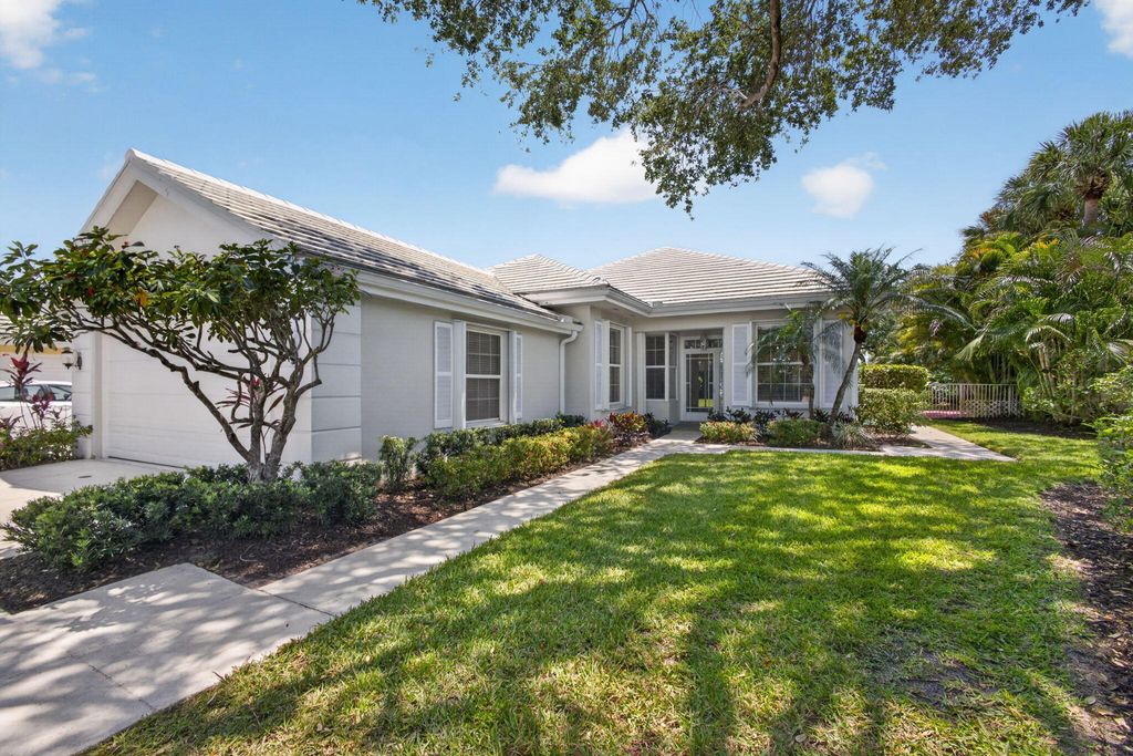 Photo of 8773 Wakefield Drive, Palm Beach Gardens, FL 33410 (MLS # B26018055)