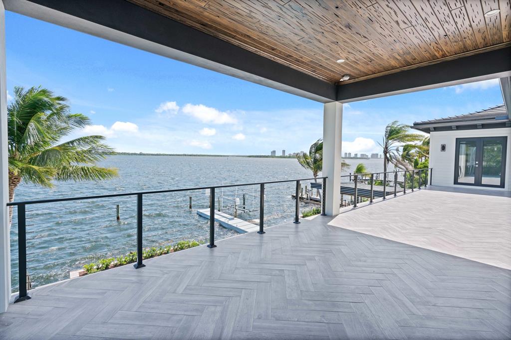 YACHT CLUB - Residential