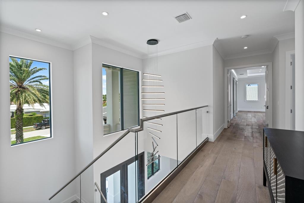 YACHT CLUB - Residential