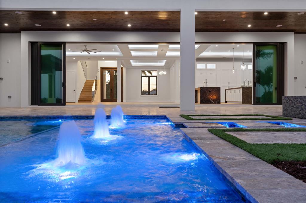 YACHT CLUB - Residential