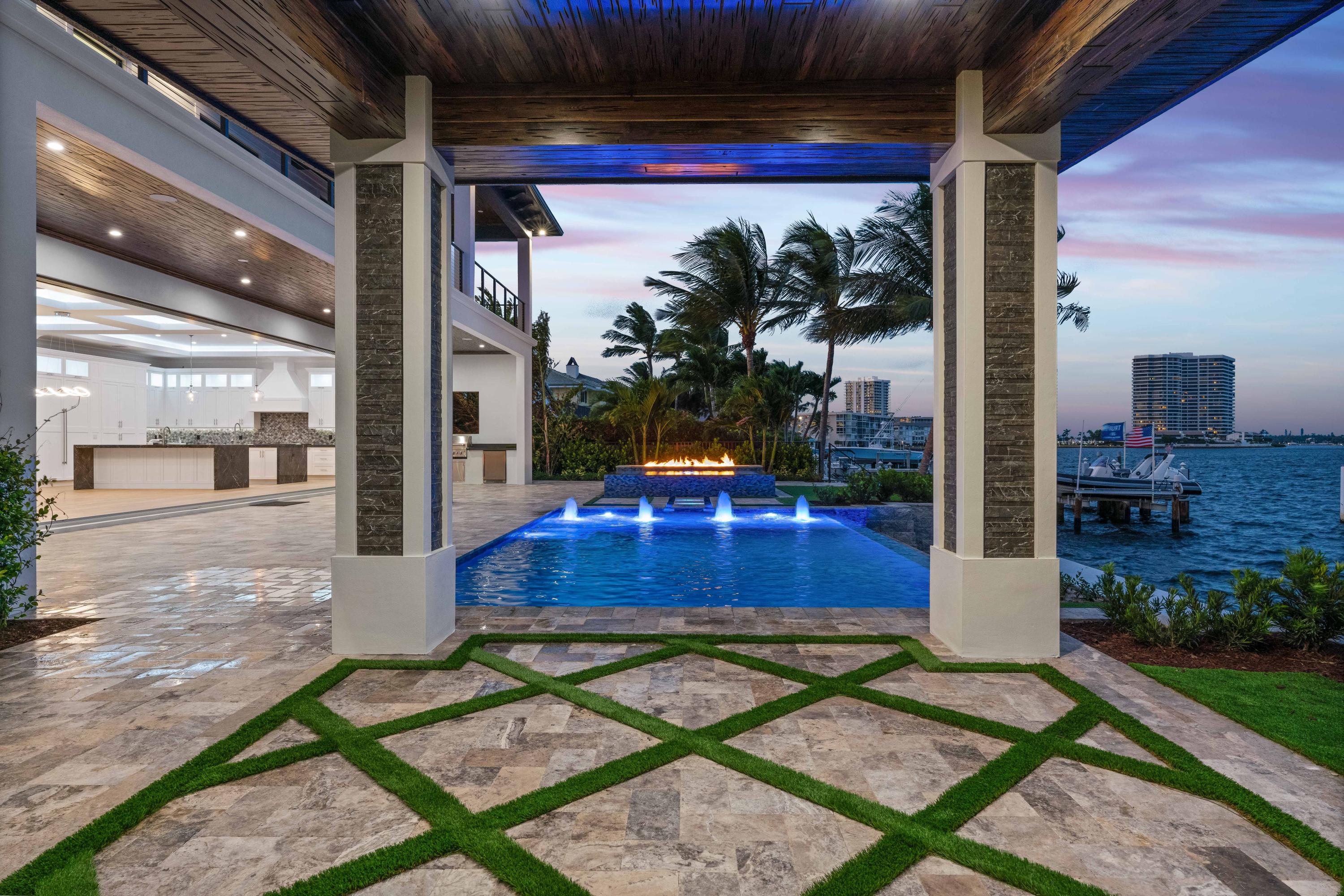 YACHT CLUB - Residential