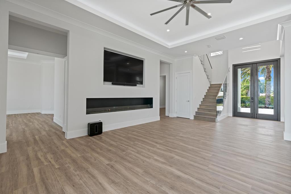 YACHT CLUB - Residential