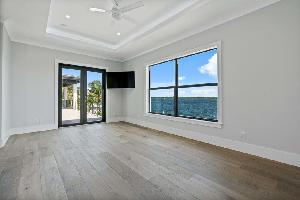 YACHT CLUB - Residential