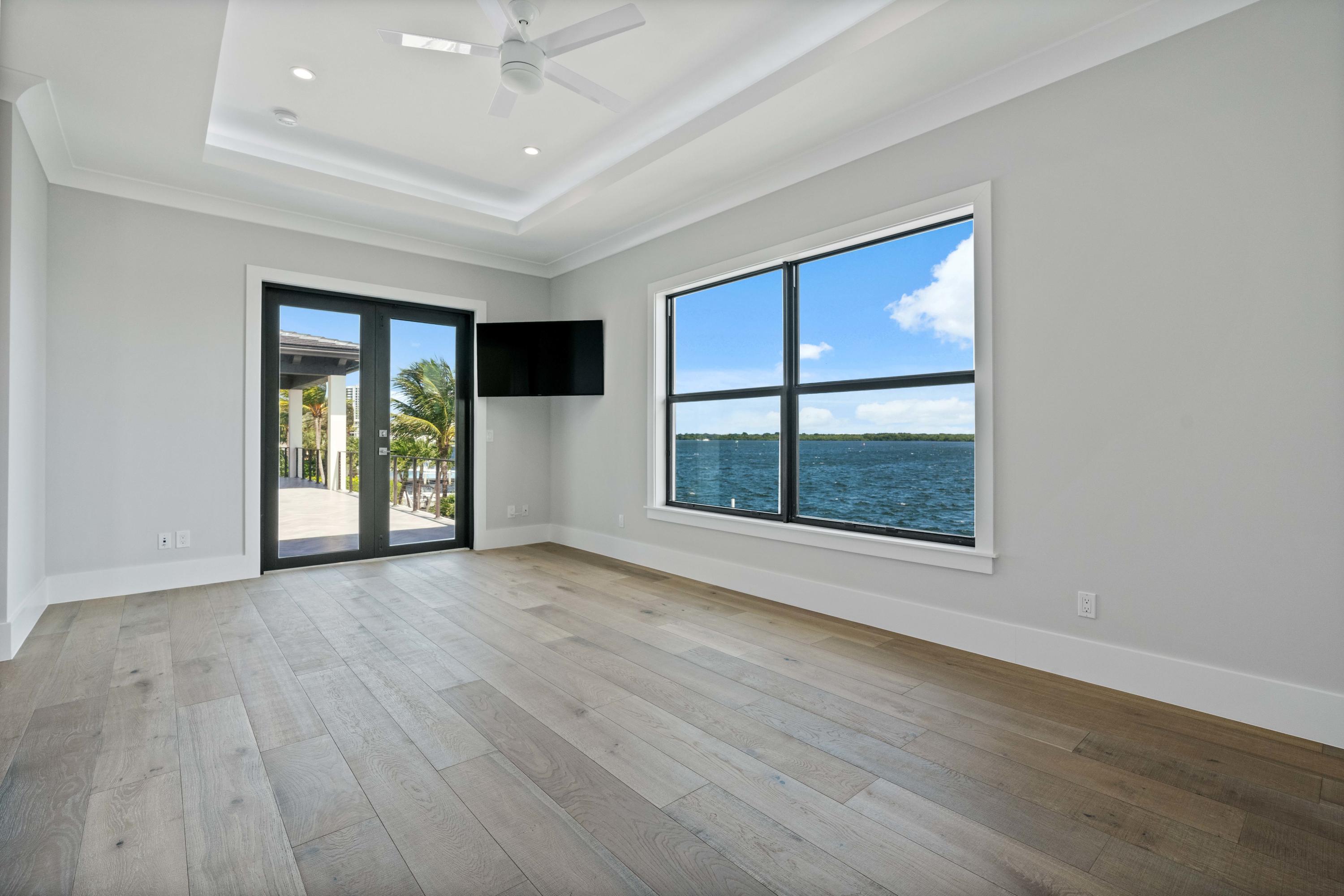 YACHT CLUB - Residential