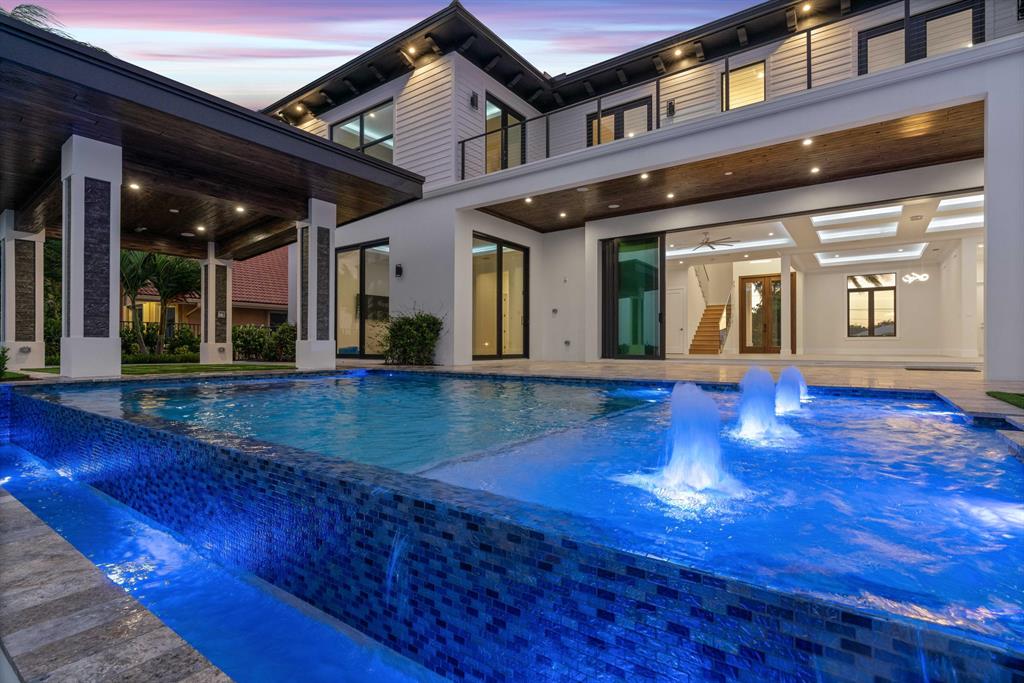 YACHT CLUB - Residential