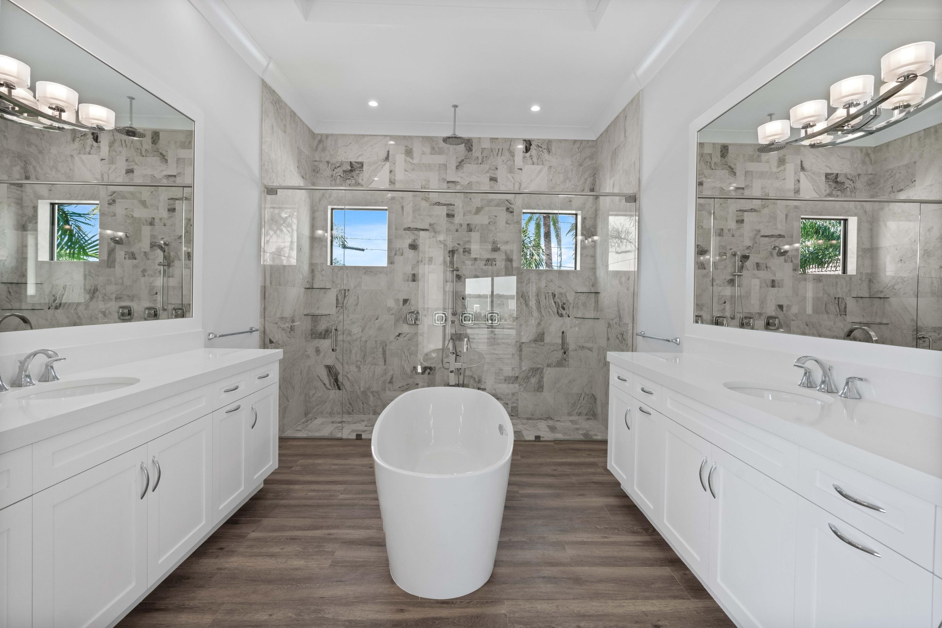 YACHT CLUB - Residential