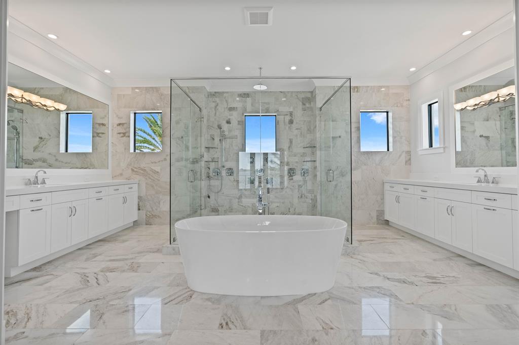 YACHT CLUB - Residential