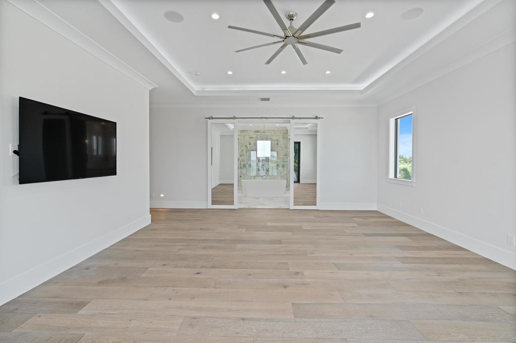 YACHT CLUB - Residential