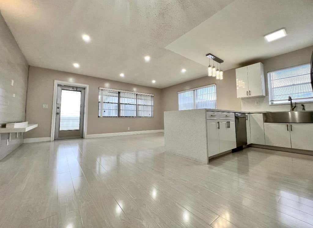 Photo of 18 Andover A, West Palm Beach, FL 33417 (MLS # R11147677)