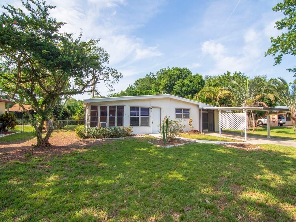 Photo of 7304 James Road, Fort Pierce, FL 34951 (MLS # R10889956)