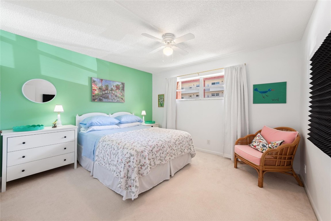 HOLLYBROOK GOLF & TENNIS - Residential