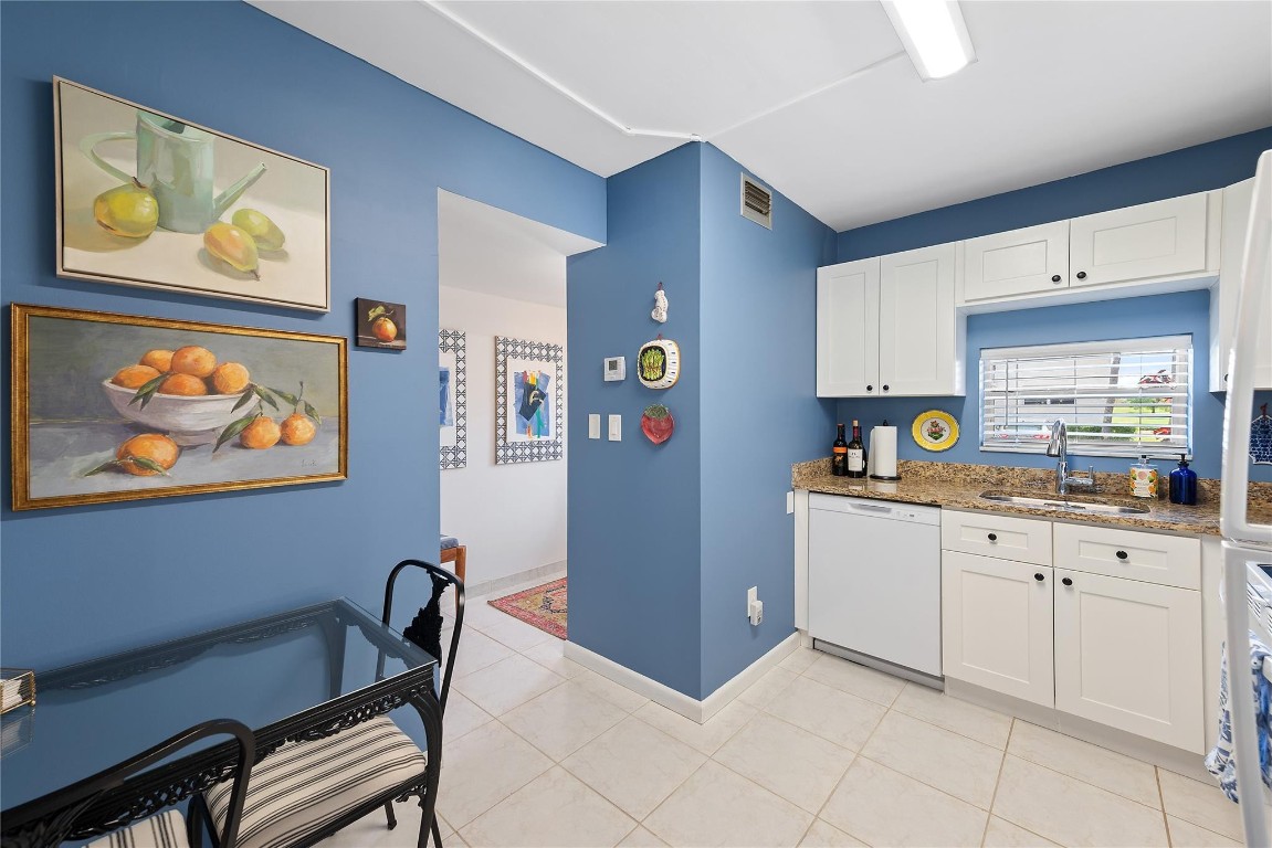 HOLLYBROOK GOLF & TENNIS - Residential