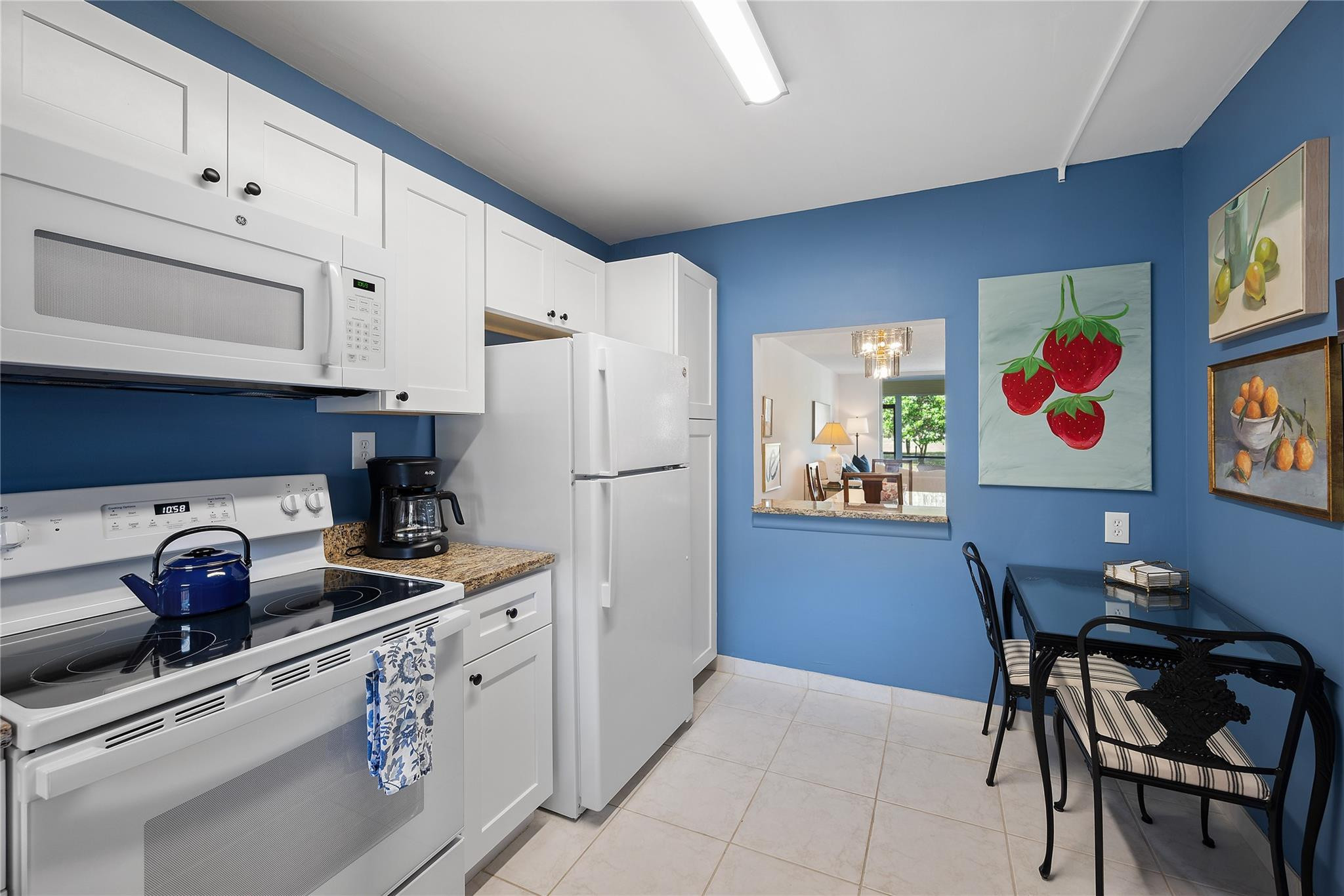 HOLLYBROOK GOLF & TENNIS - Residential