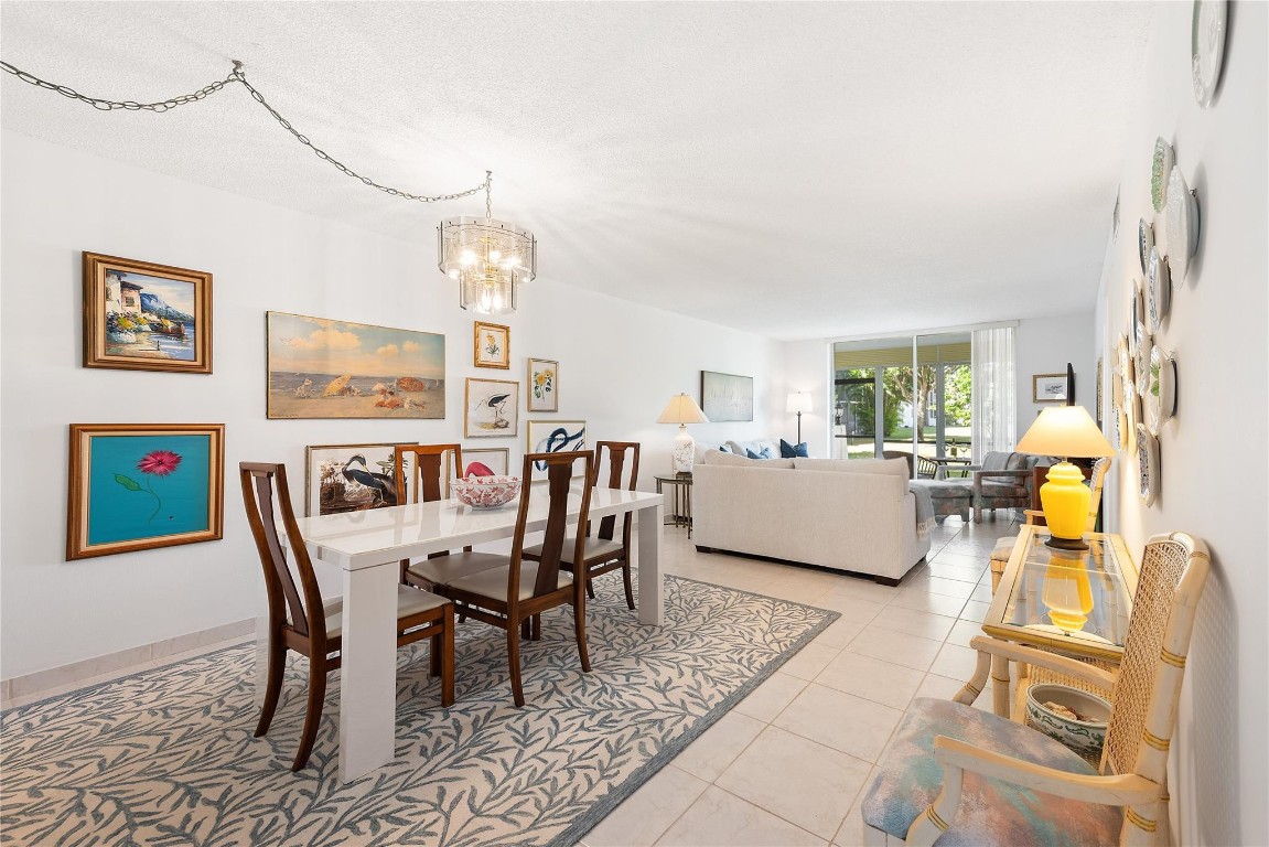 HOLLYBROOK GOLF & TENNIS - Residential