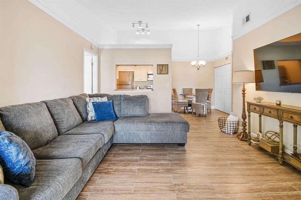 Photo of 6314 Chasewood Drive #G, Jupiter, FL 33458 (MLS # R10890176)