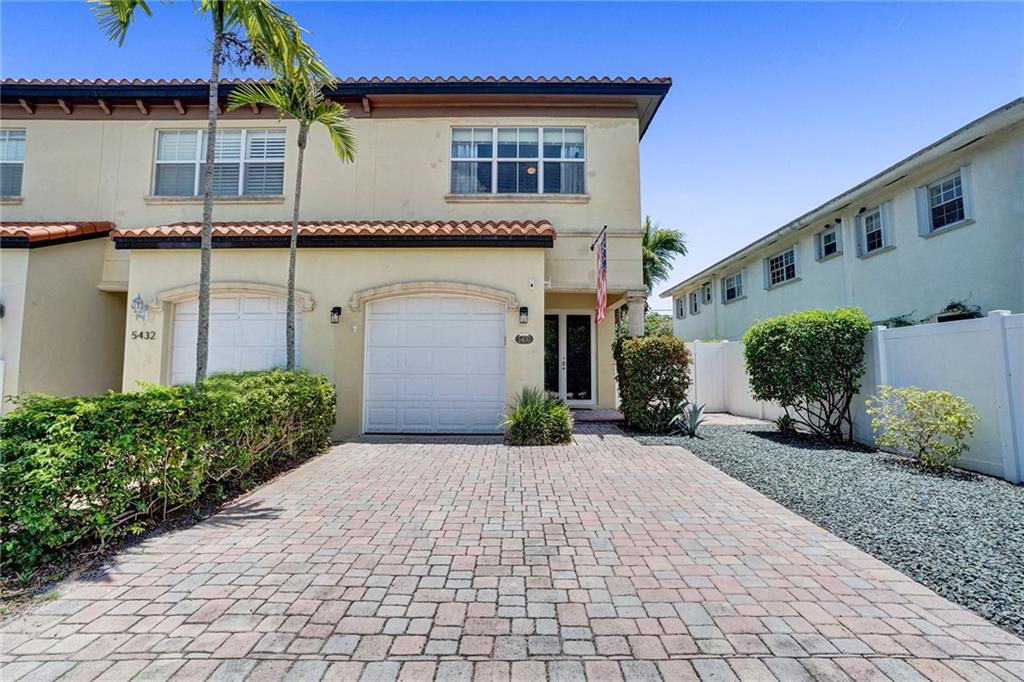 Photo of 5430 NE 22nd Ter Ter, Fort Lauderdale, FL 33308 (MLS # F10338751)