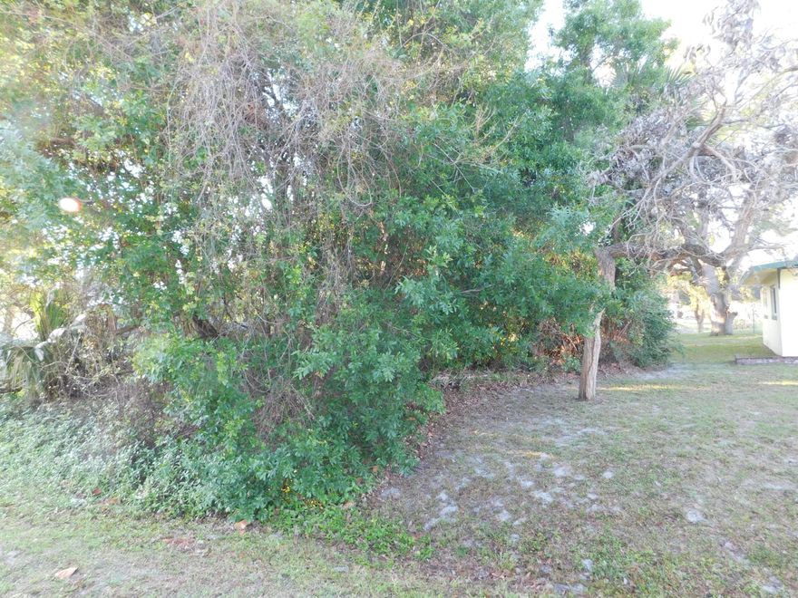 Investment lot in Lakewood Park.
