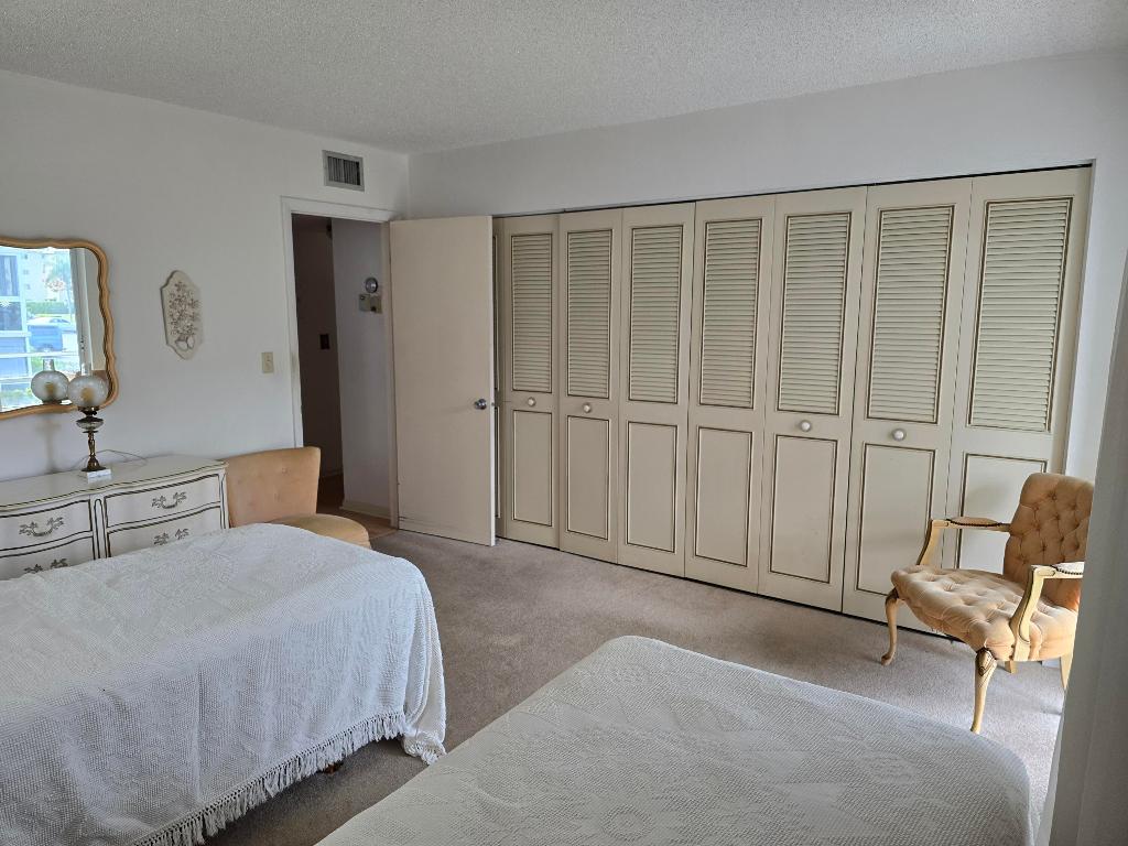 LAKE CLARKE GARDENS CONDO 8 - Residential