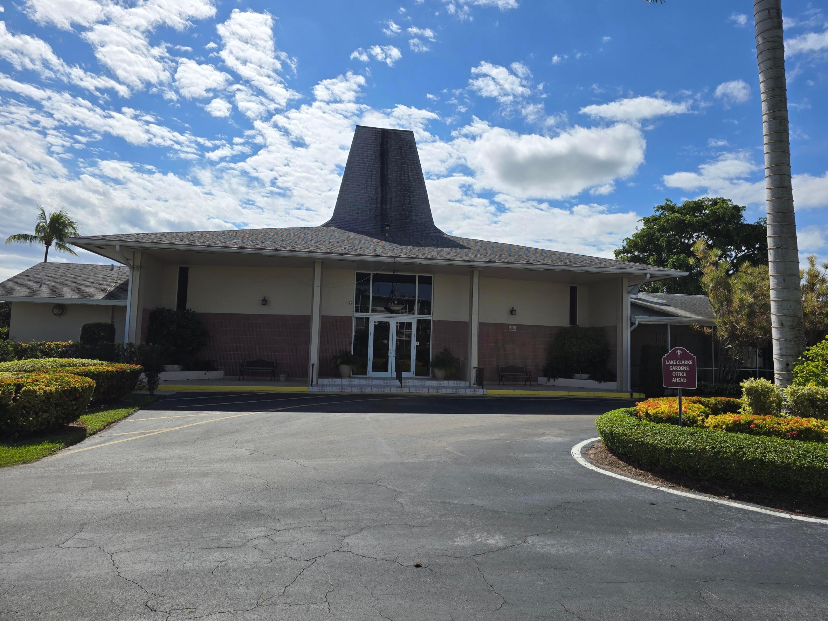 LAKE CLARKE GARDENS CONDO 8 - Residential