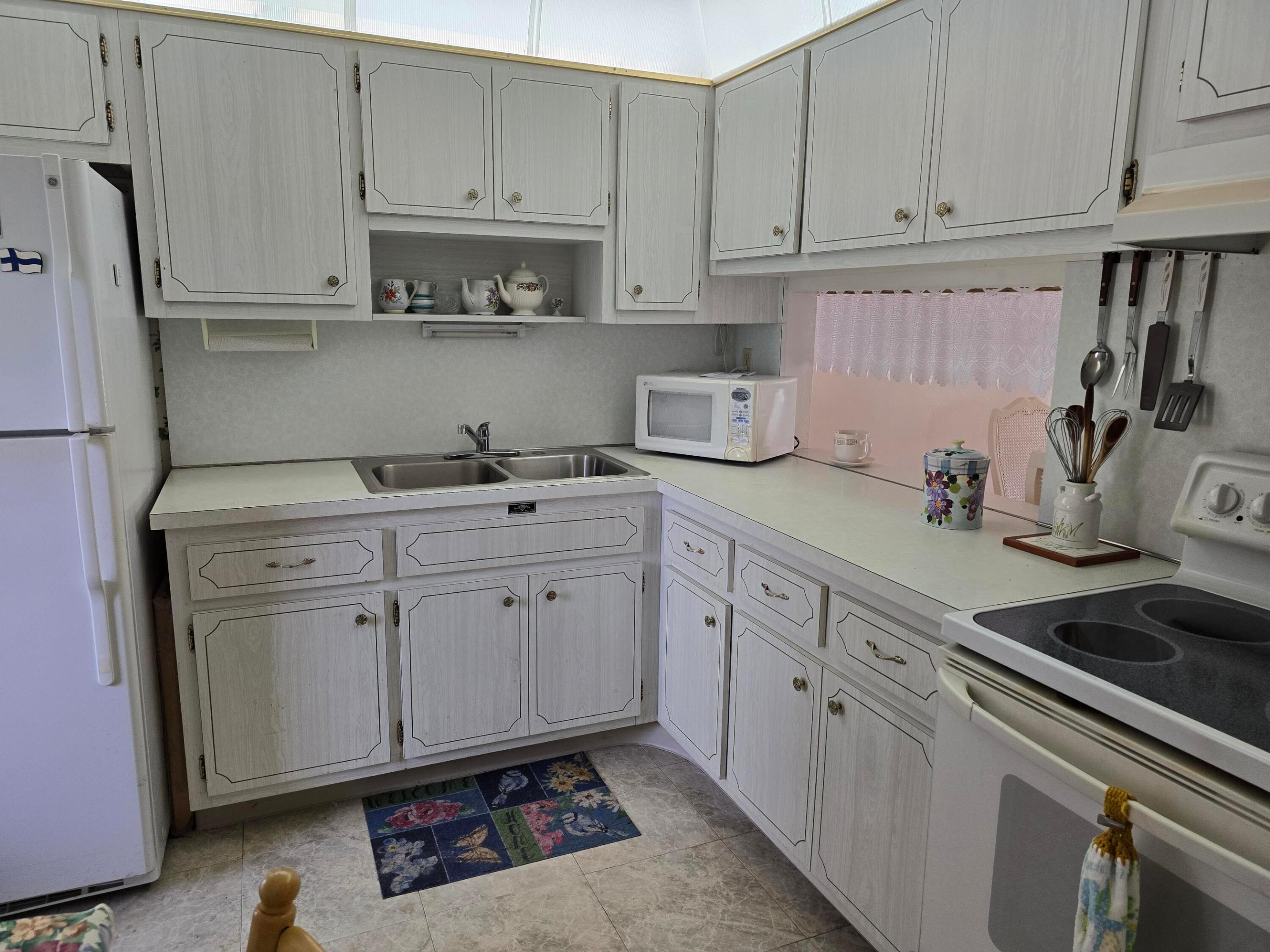 LAKE CLARKE GARDENS CONDO 8 - Residential