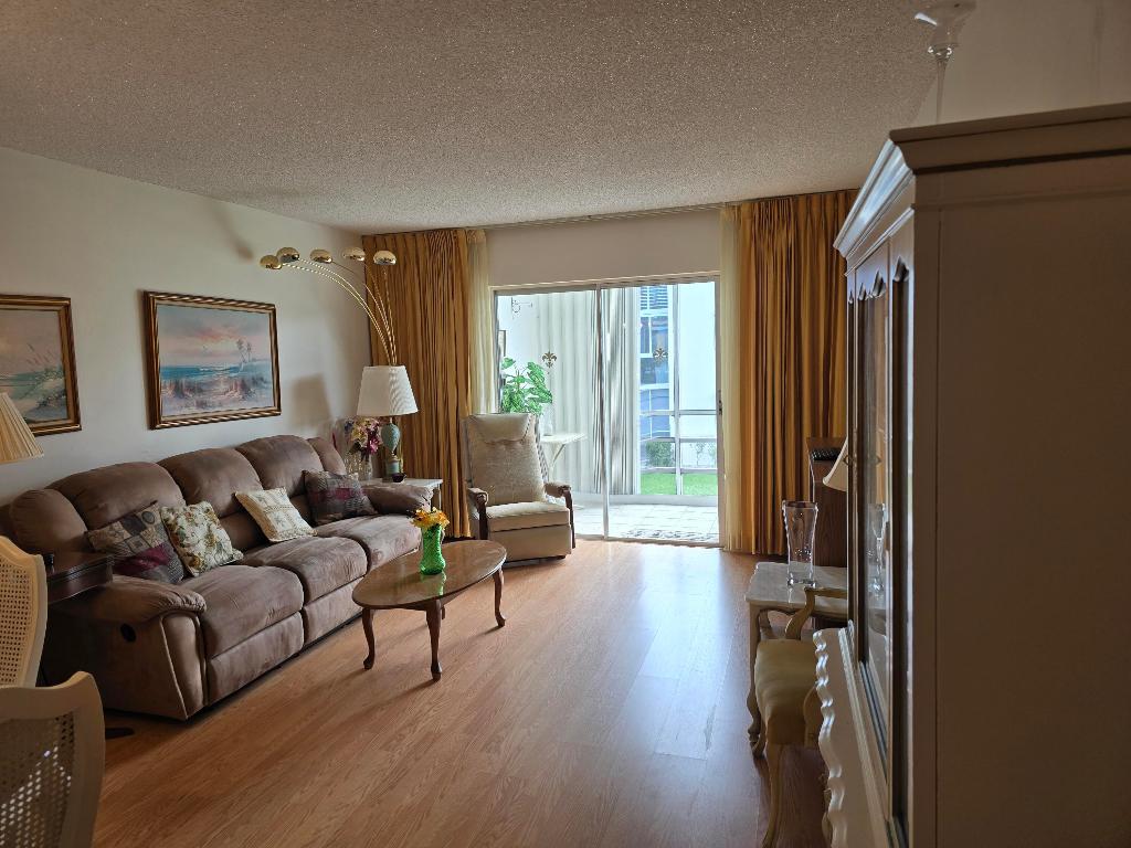 LAKE CLARKE GARDENS CONDO 8 - Residential