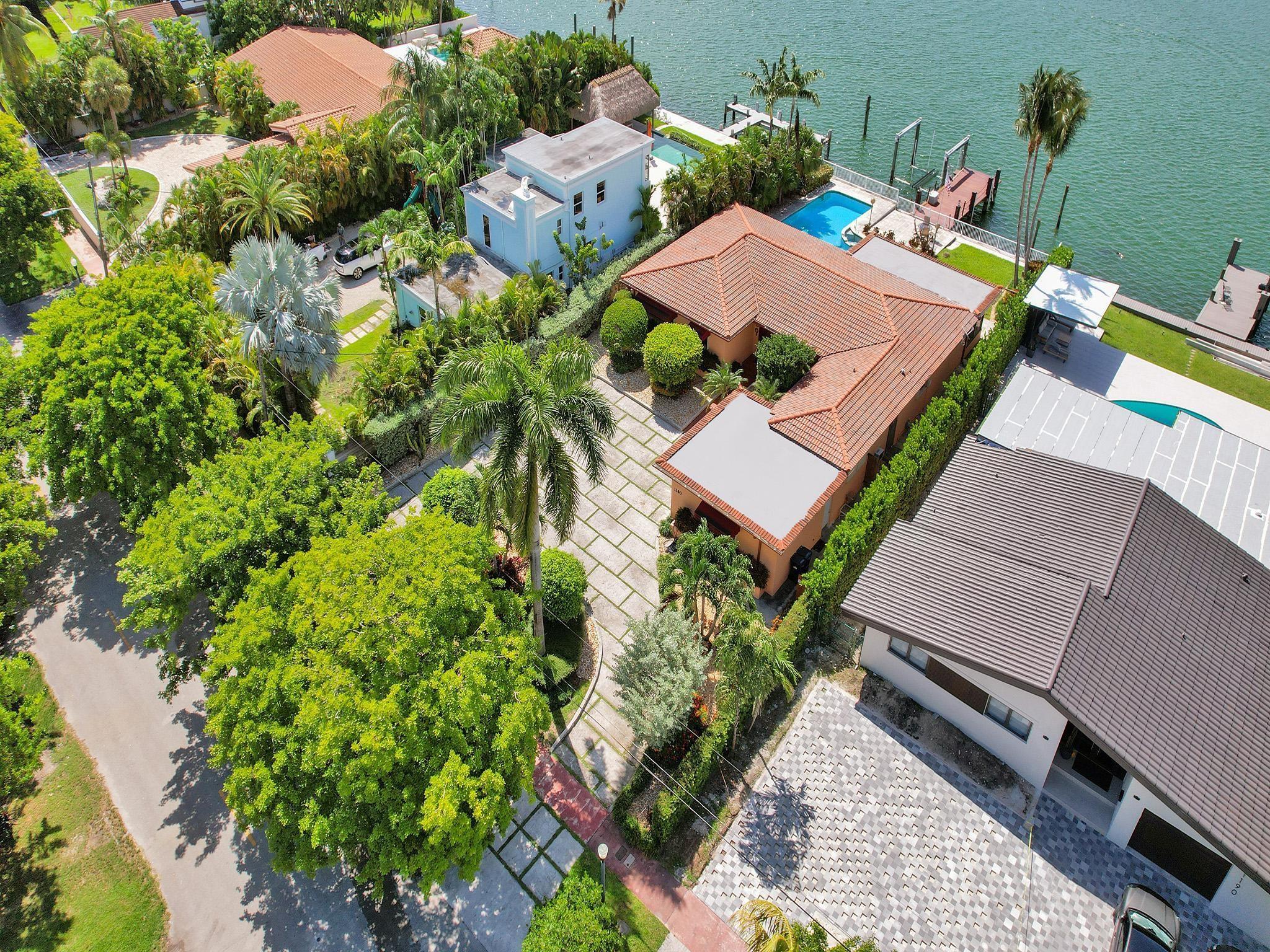 Ocean Side Sec Isle Norma - Residential