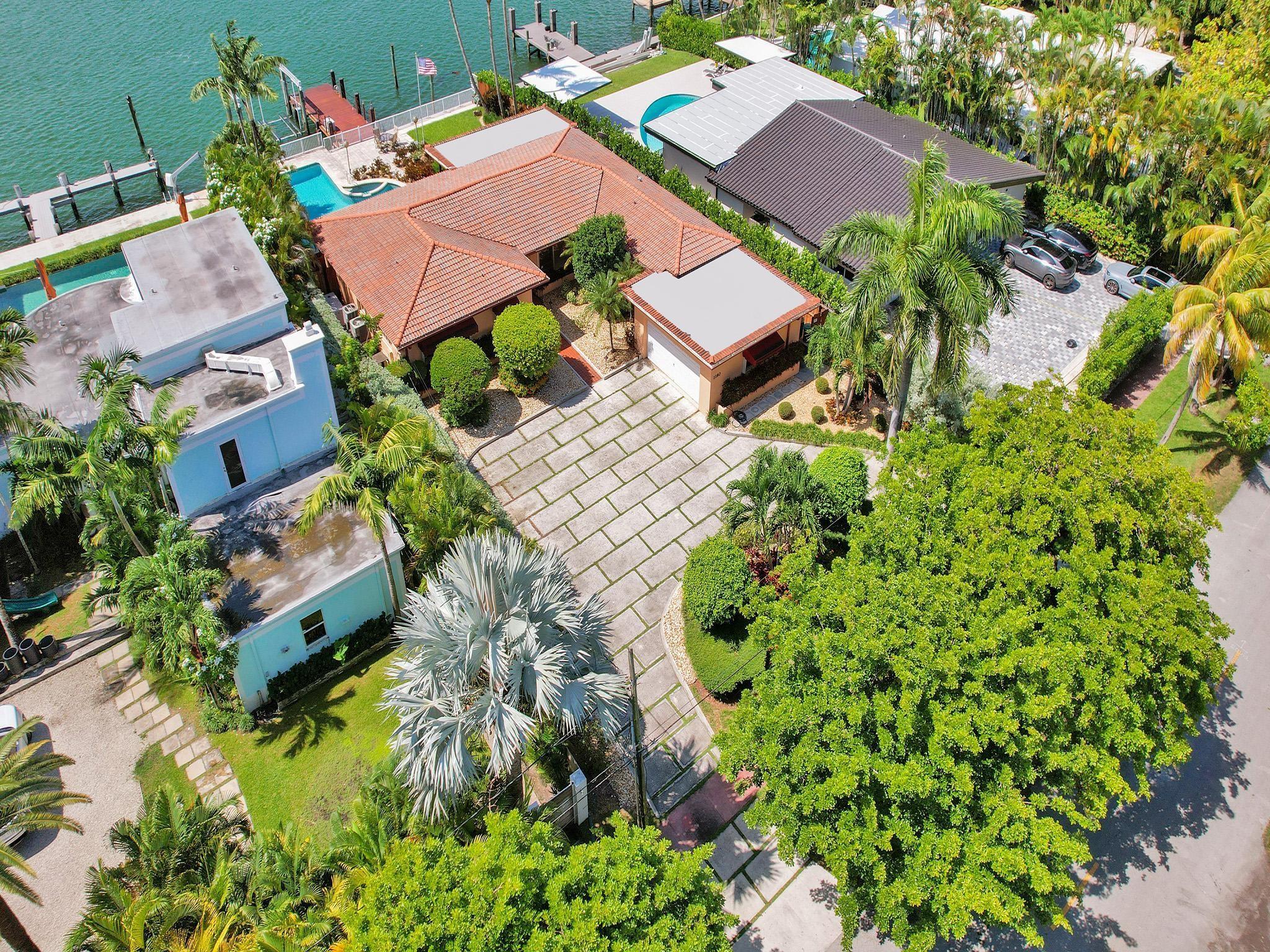 Ocean Side Sec Isle Norma - Residential