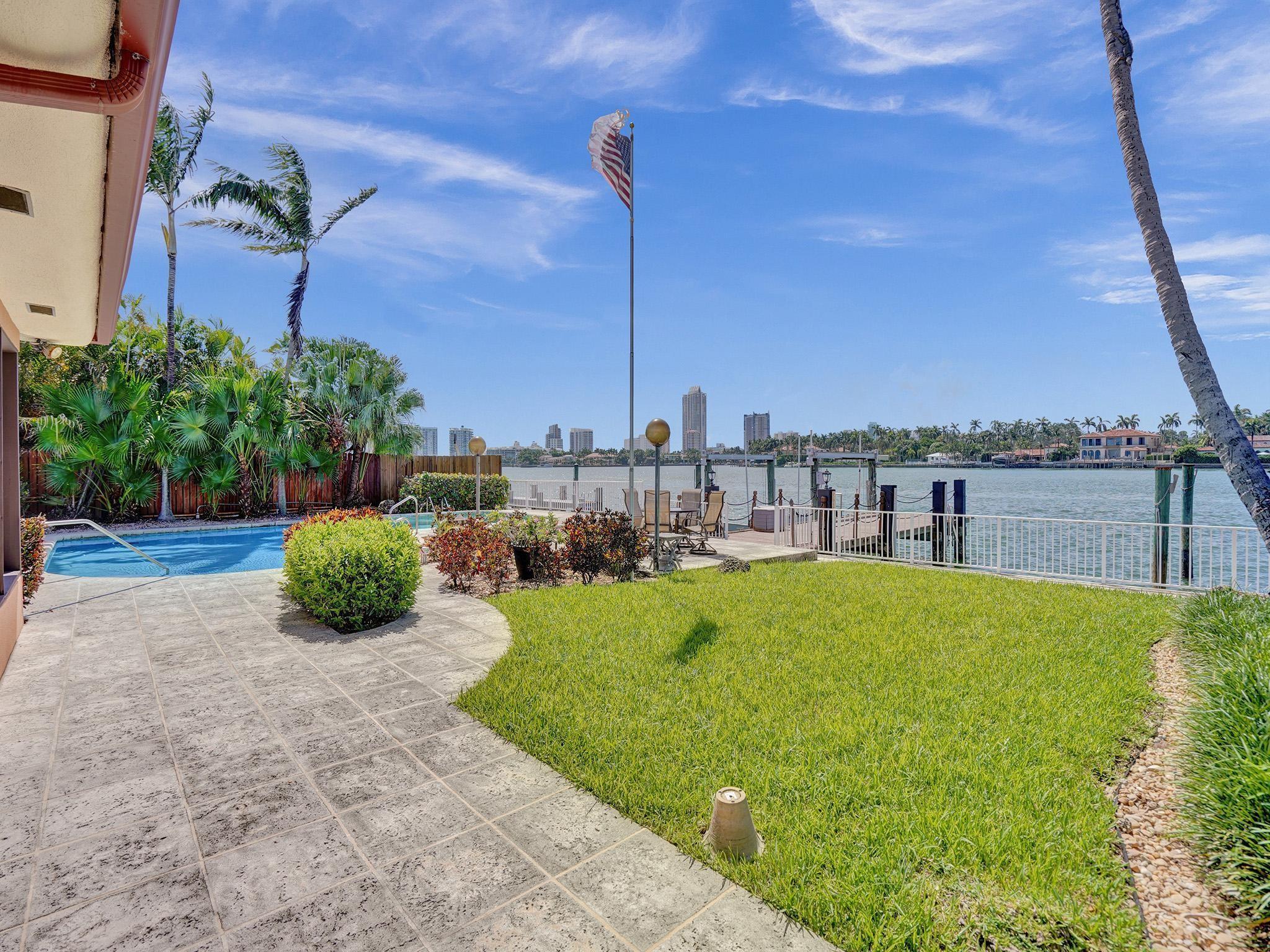 Ocean Side Sec Isle Norma - Residential