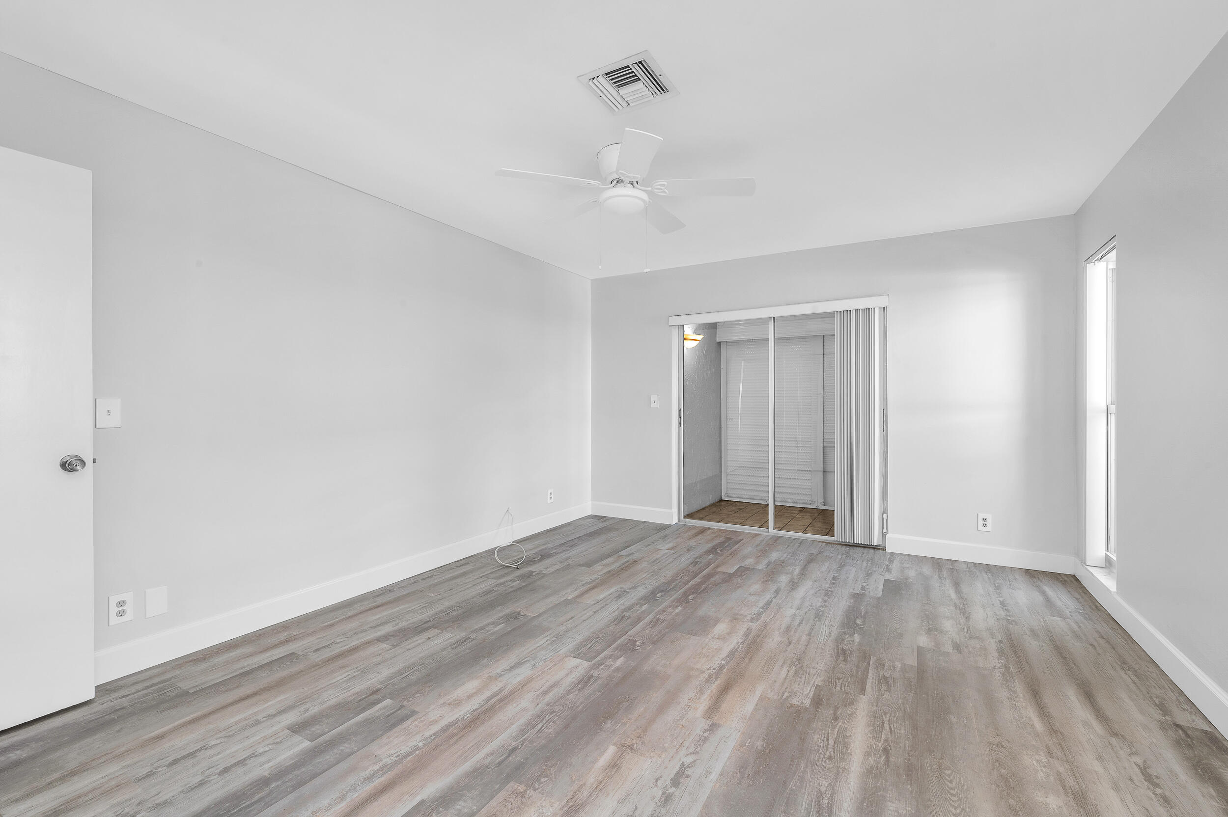 PALM GREENS AT VILLA DEL RAY CONDO II - Residential Lease