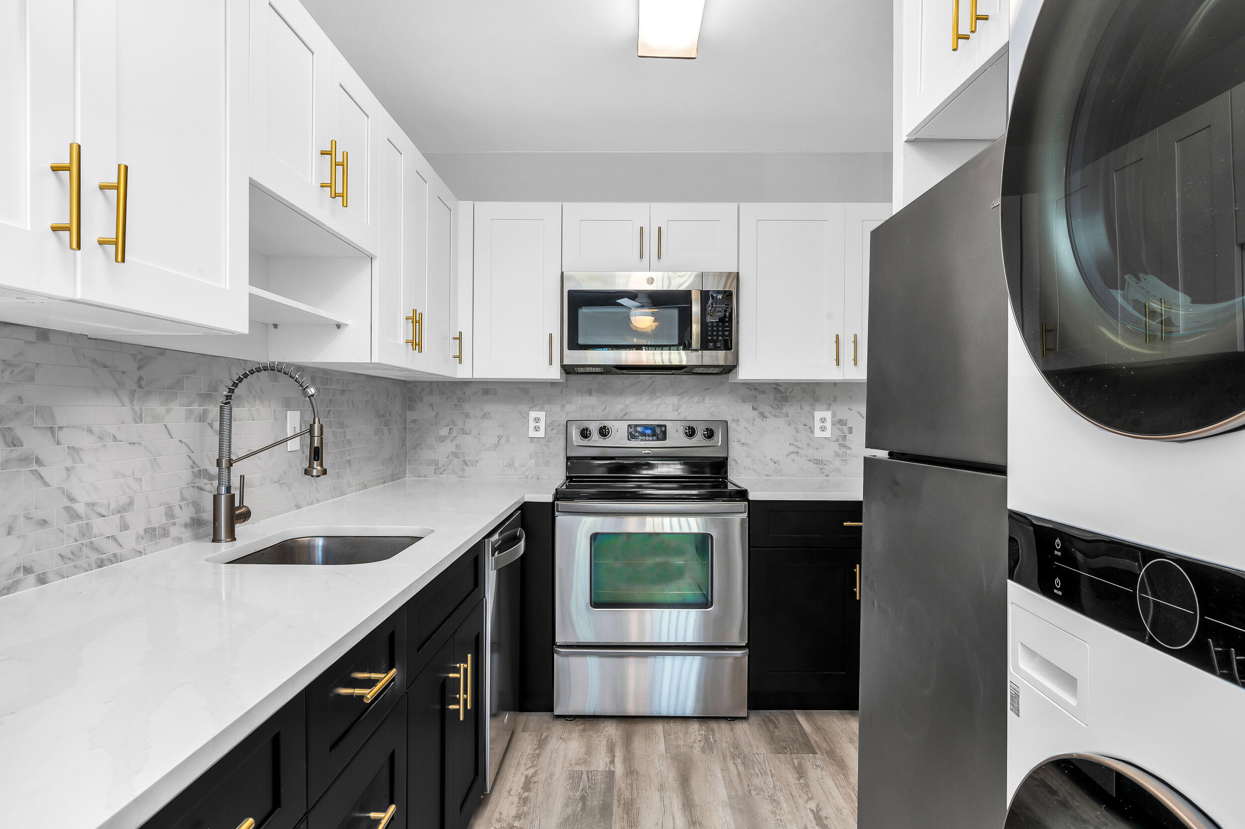 PALM GREENS AT VILLA DEL RAY CONDO II - Residential Lease