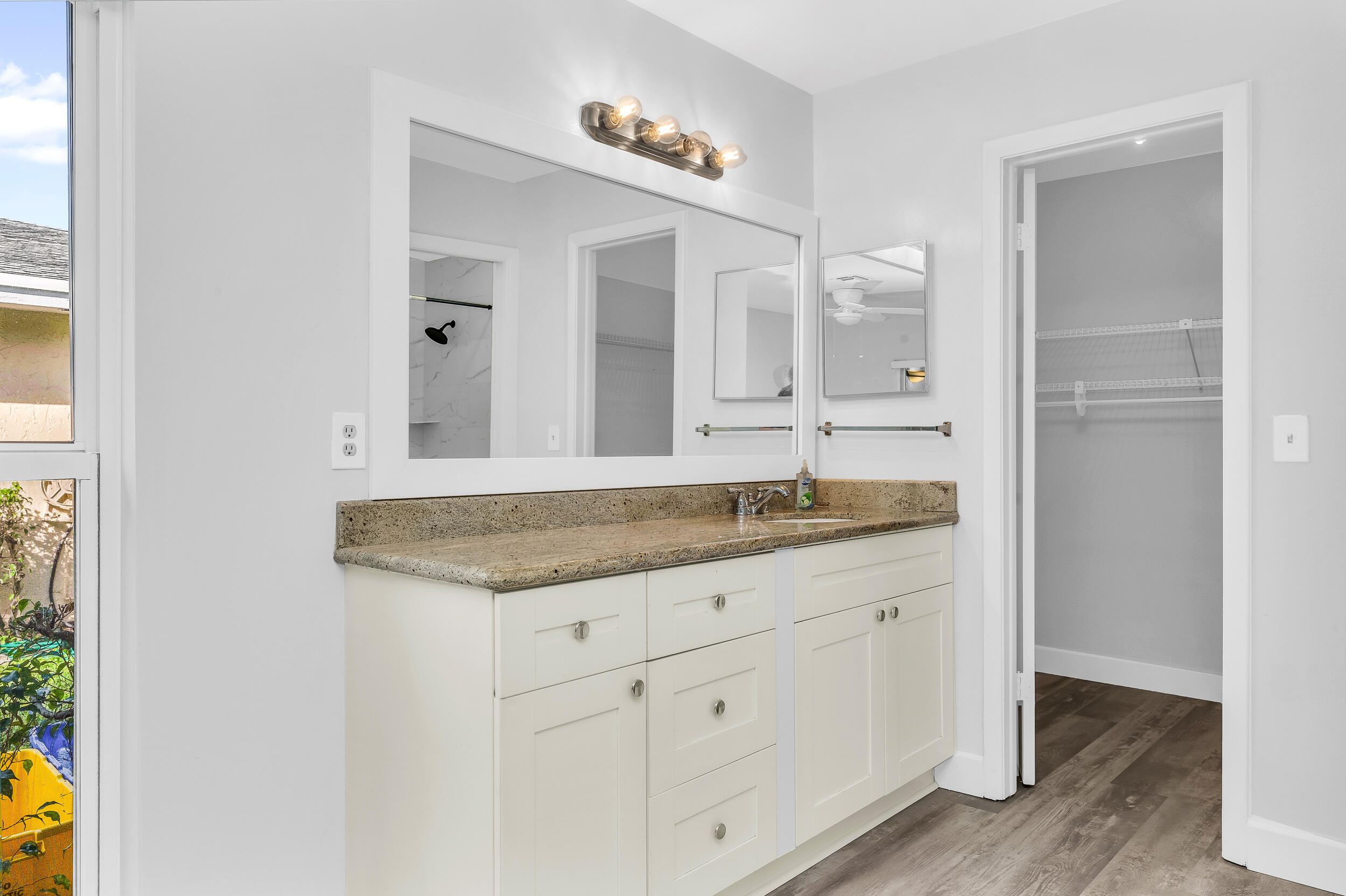 PALM GREENS AT VILLA DEL RAY CONDO II - Residential Lease