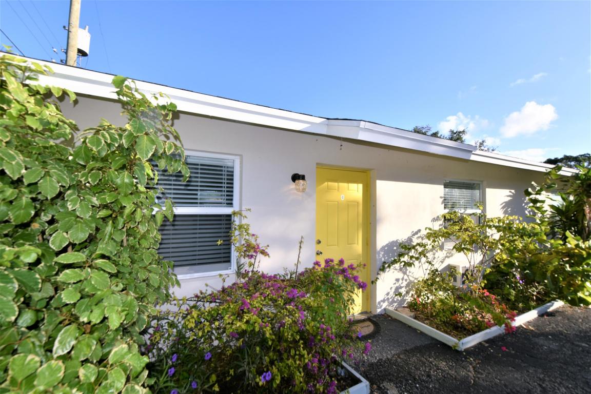 Oversized, Fabulous 1 bedroom 1 bath apartment, new kitchen with bar-top, new bath and ALL NEW HURRICANE IMPACT WINDOWS THROUGHOUT! Huge walk-in closet and dining room, NEW FLOORING THROUGHOUT, Great location (walk to downtown and the beaches) and neighborhood. Off-street parking (additional parking in rear) and close to Lake and​​‌​​​​‌​‌​​​‌‌​​​‌‌‌​​‌​​‌‌​​​​ Lucerne.