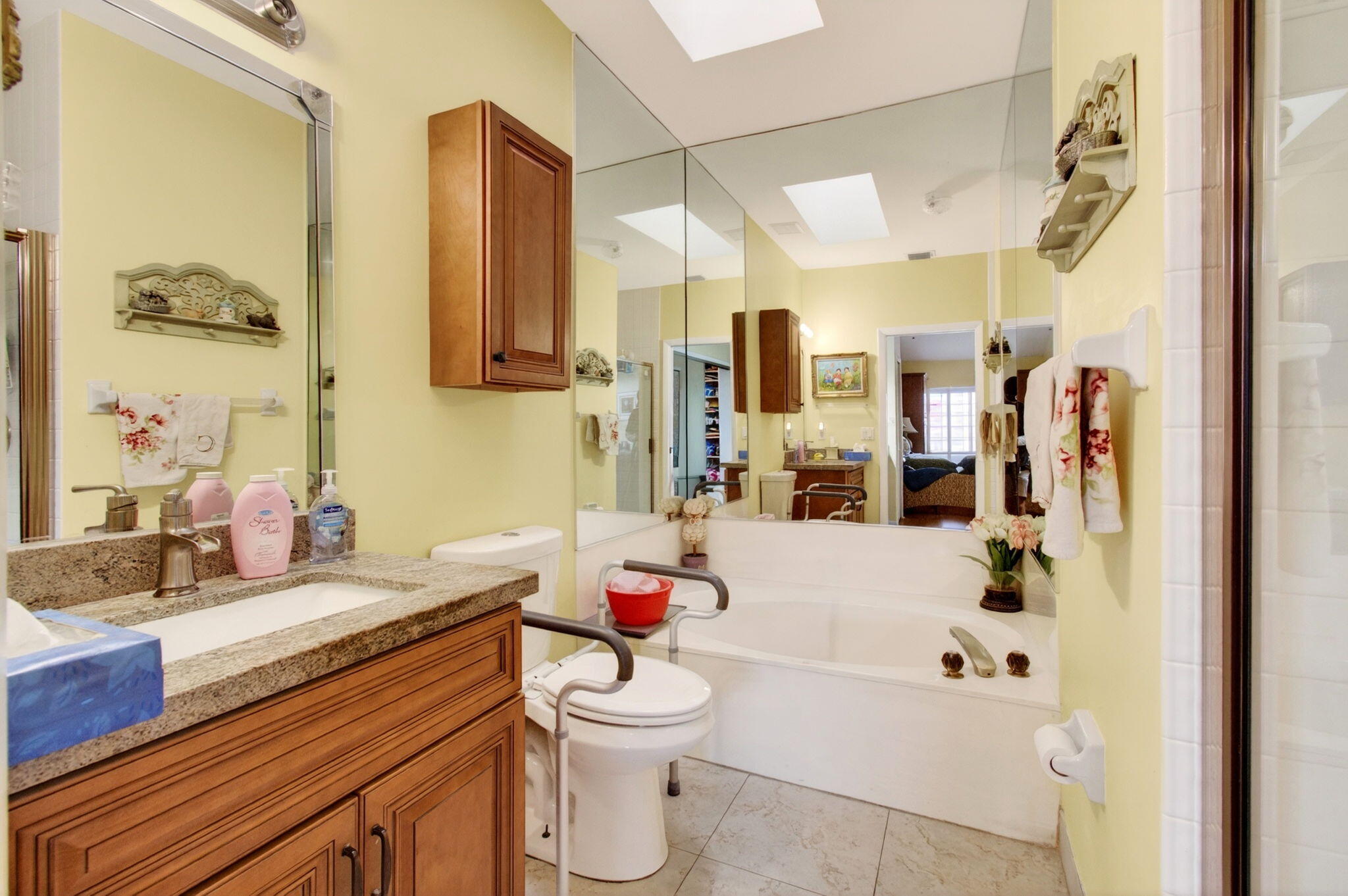 HARBOURS AT ABERDEEN CONDO - Residential