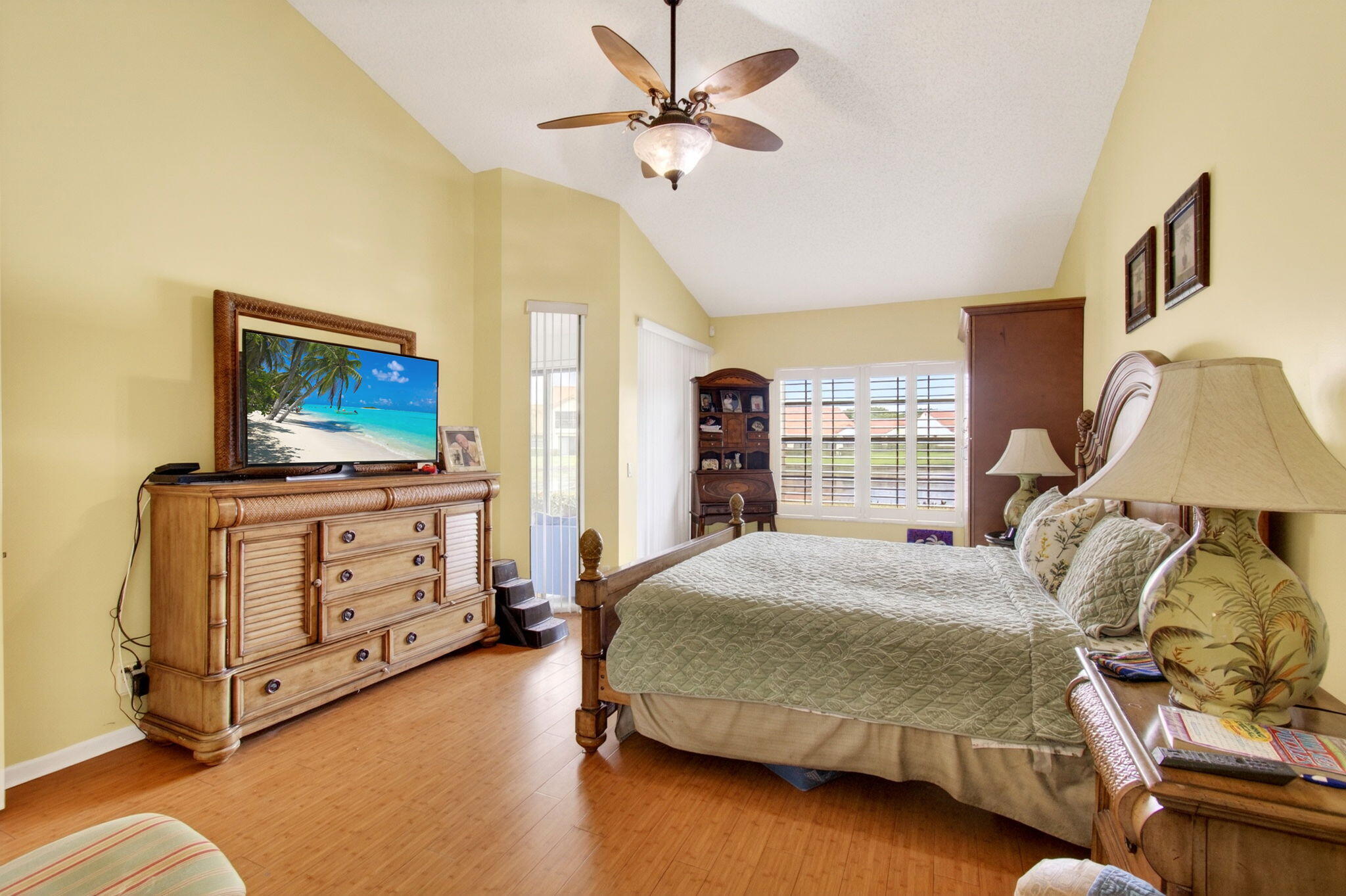 HARBOURS AT ABERDEEN CONDO - Residential