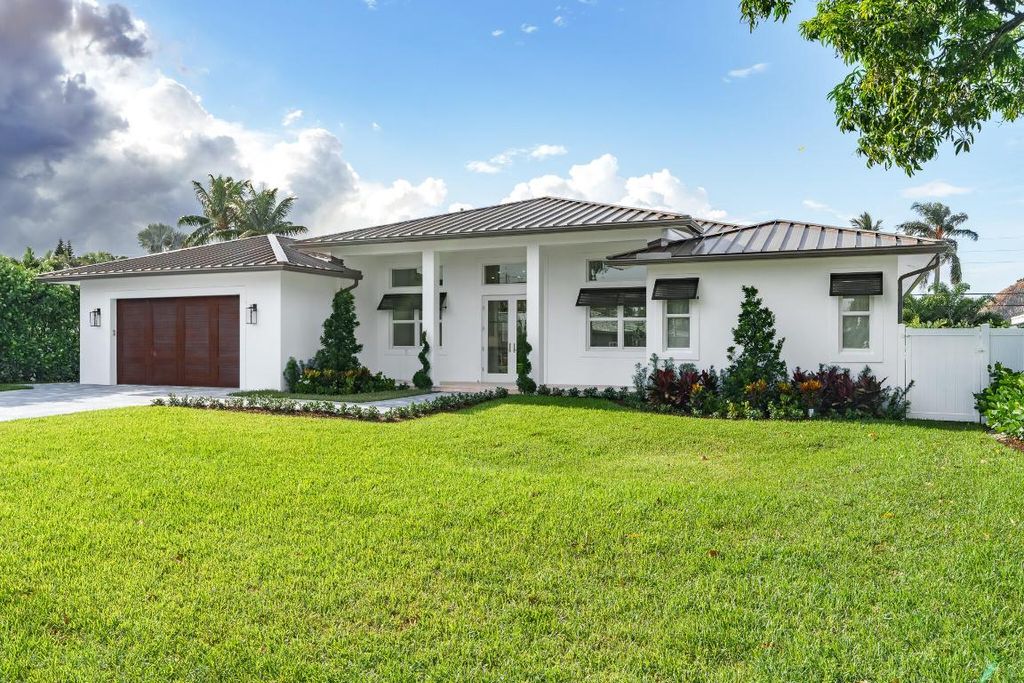 Photo of 803 Sunset Road, Boynton Beach, FL 33435 (MLS # R11132161)