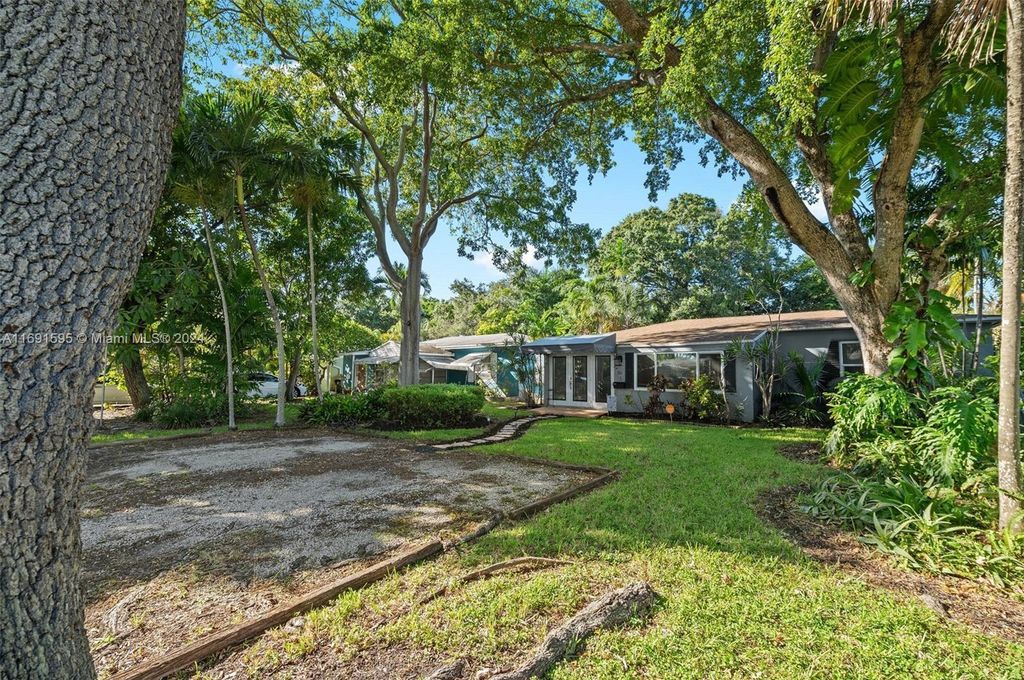 Photo of 501 SW 14th Street, Fort Lauderdale, FL 33315 (MLS # R11050682)