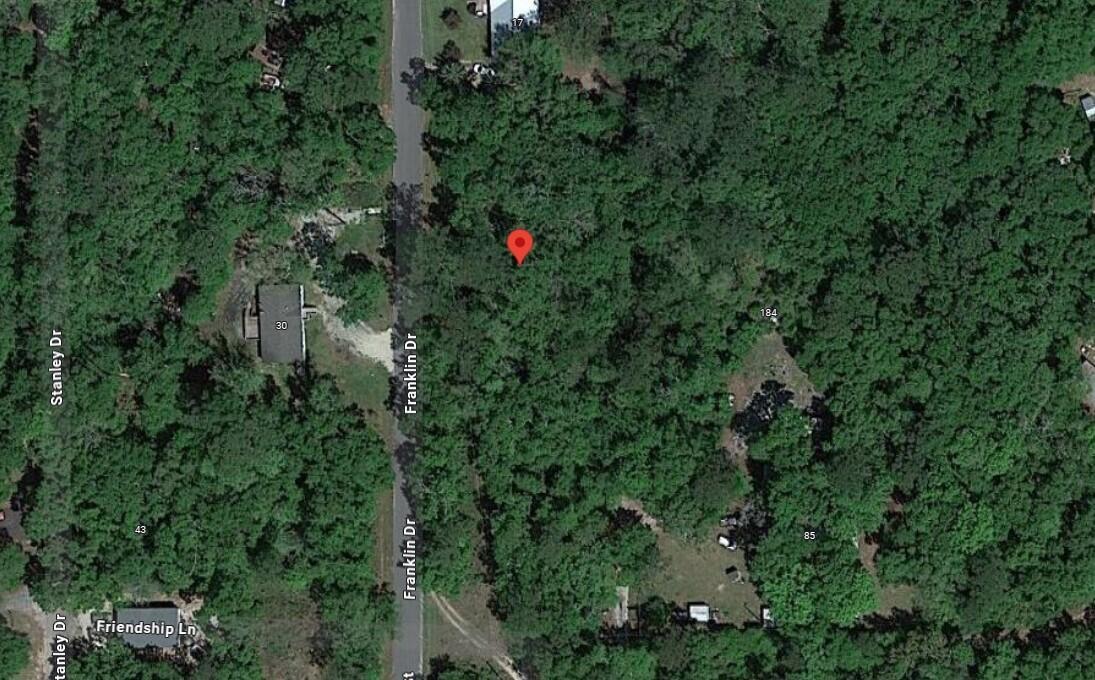 Owner Financing Available. Multi-Lot Opportunity in Lake Ellen Estates - Crawfordville, FL Build or bring your home to this 0.57-acre parcel in the peaceful Lake Ellen Estates community. This offering includes five buildable lots (Lots 10-14), each measuring 50x100, giving you the flexibility to develop one or multiple homes. Conveniently located near downtown Crawfordville, schools, and amenities. Whether you're planning your dream home, a vacation getaway, or seeking a long-term investment, this property is priced below market value and offers strong upside potential. For GPS: Use 17 Franklin Dr for directional purposes.