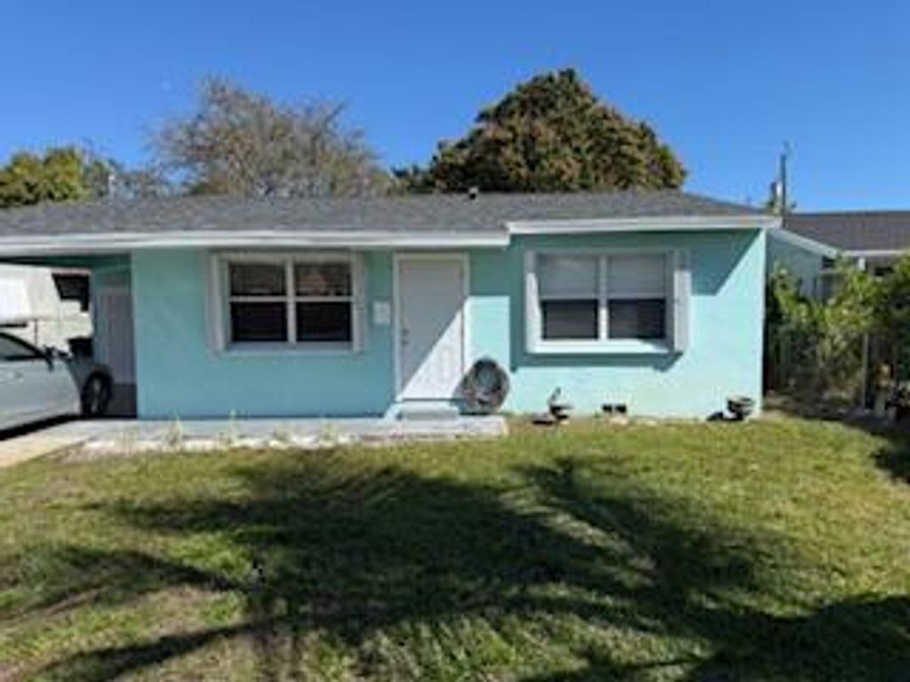 Photo of 926 S C Street, Lake Worth Beach, FL 33460 (MLS # R11168533)