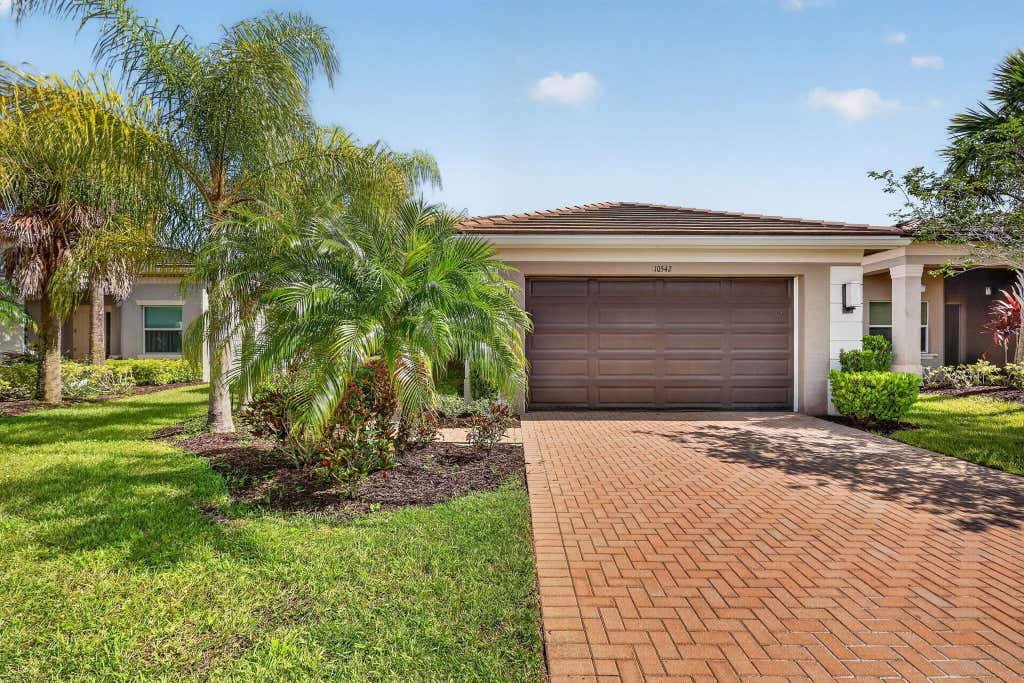 Photo of 10542 SW Sunray Street, Port Saint Lucie, FL 34987 (MLS # B26053850)
