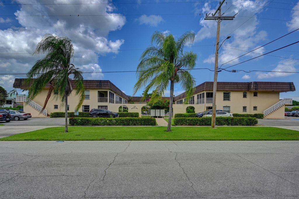 Photo of 342 Southwind Drive #216, North Palm Beach, FL 33408 (MLS # R10866754)