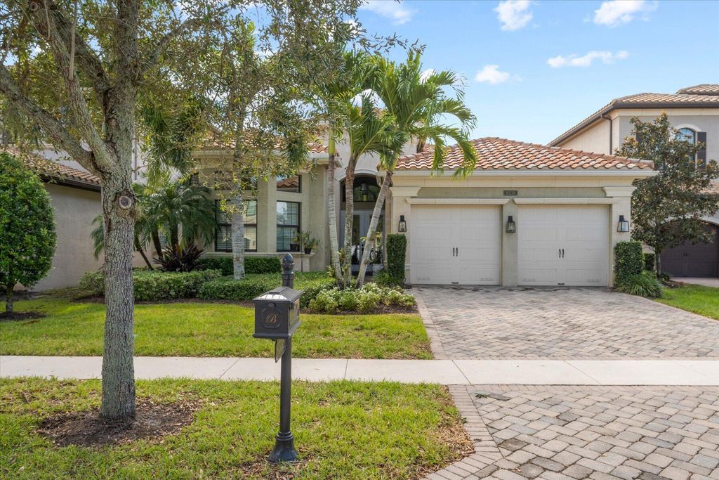 Photo of 8538 Lewis River Road, Delray Beach, FL 33446 (MLS # R10933656)