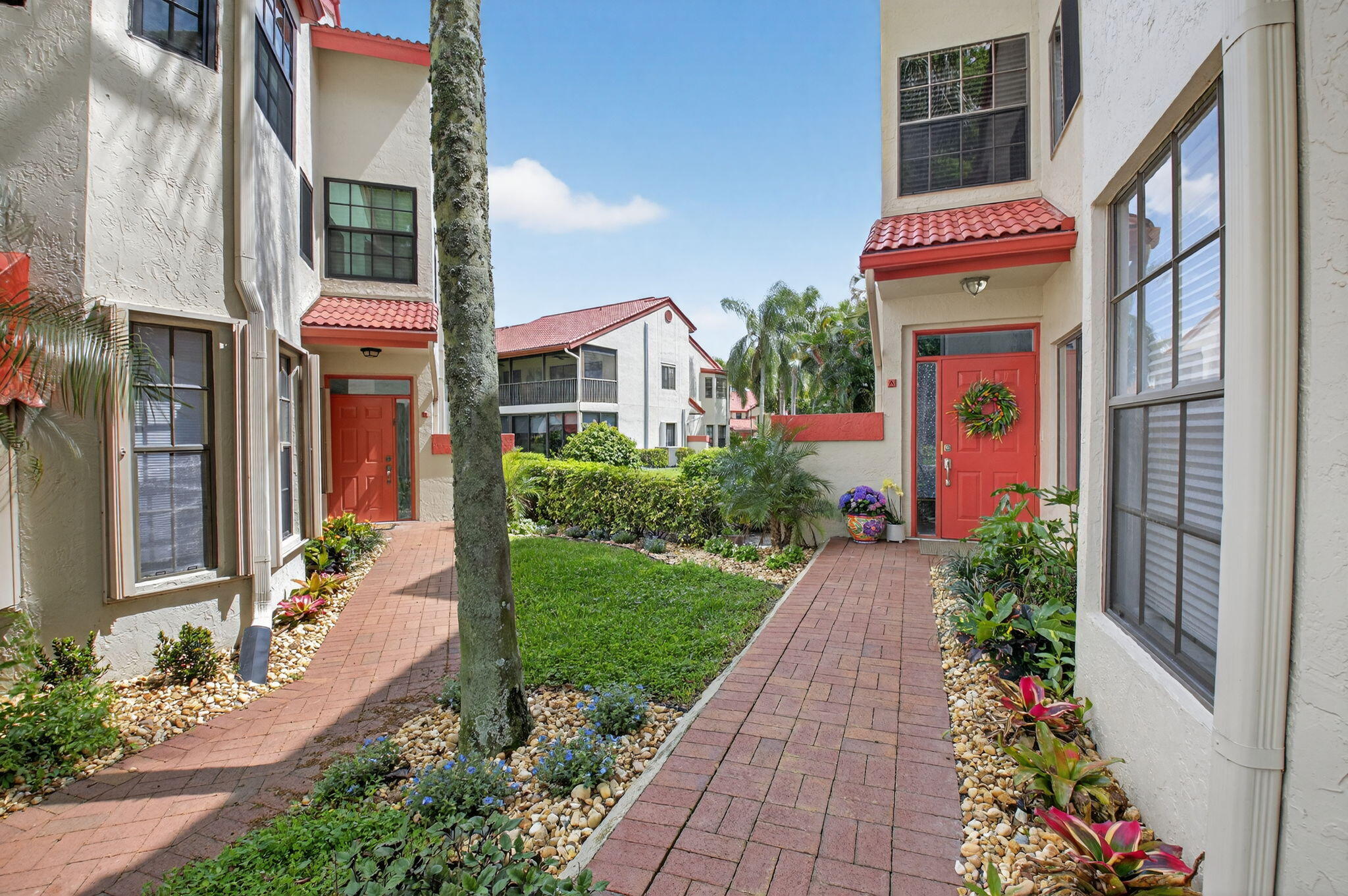 LEXINGTON CLUB VILLAS CONDO - Residential