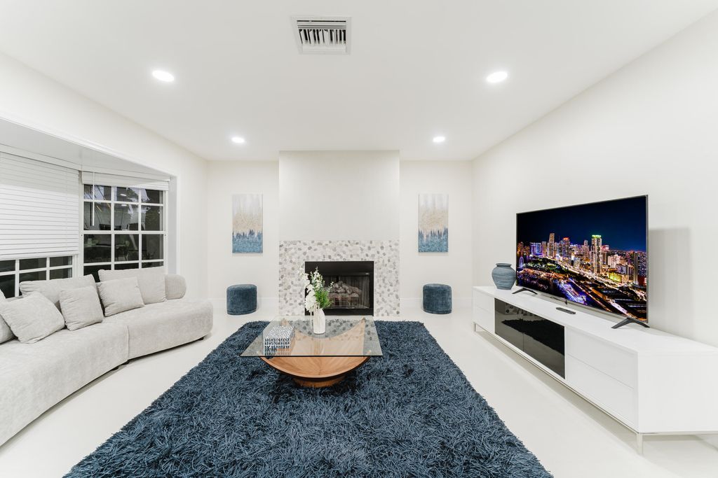 Photo of 3199 NE 6th Drive, Boca Raton, FL 33431 (MLS # B26039141)
