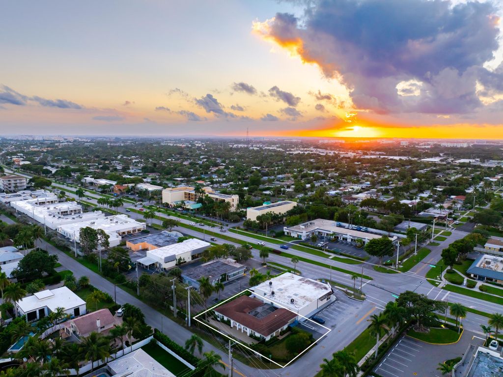 Photo of 3199 NE 6th Drive, Boca Raton, FL 33431 (MLS # B26039141)