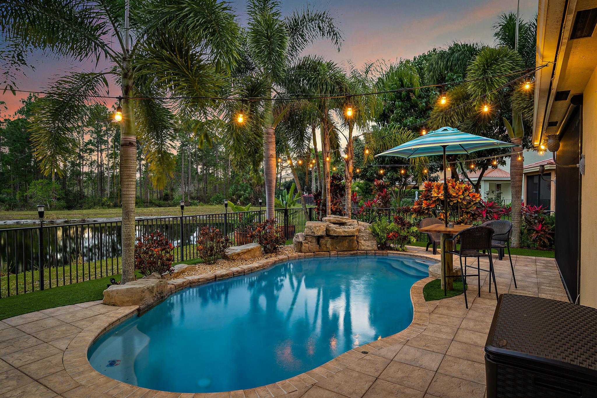 6126 SE Split Oak Trail, Hobe Sound, FL, 33455/$849,900 2 6126 SE Split Oak Trail