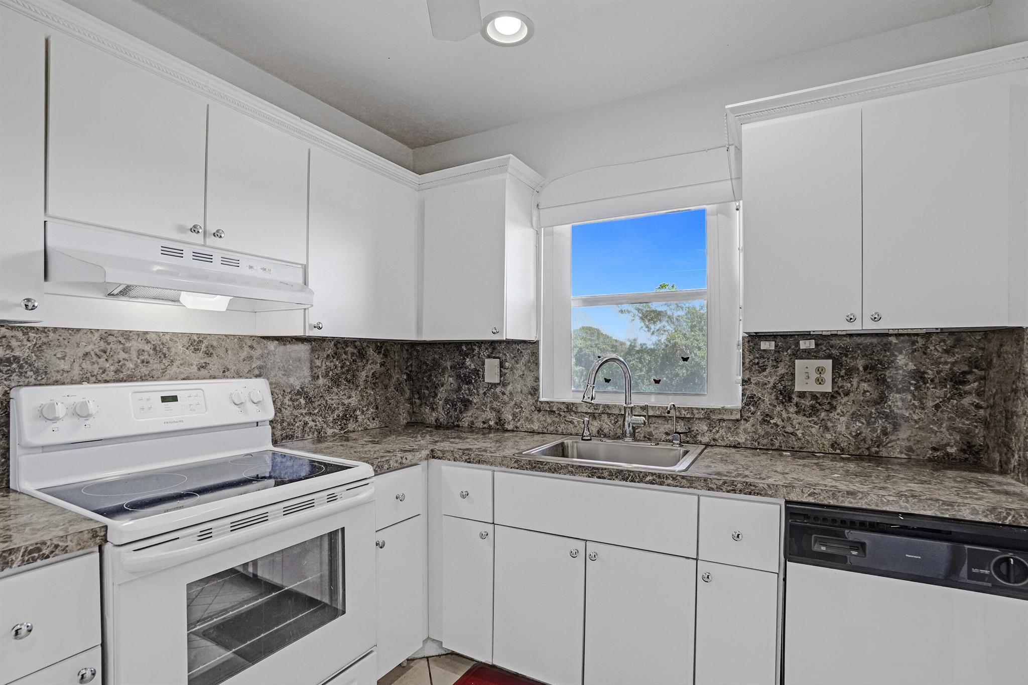 Light-Filled & Inviting 1BD/1.5BA in Sunrise Lakes 55+This spacious and well-maintained unit features fresh interior paint, clean carpeting, and plenty of natural sunlight. You'll love the ample closet storage and the serene atmosphere of a quiet building set back from the main road. Major updates completed--SIRS done and all assessments paid. The bright living space offers a perfect place to unwind. Enjoy a wealth of community amenities, including a pool, golf, fitness center, tennis, shuttle service, cable, WiFi, and more. Move right in and start living the lifestyle you deserve!