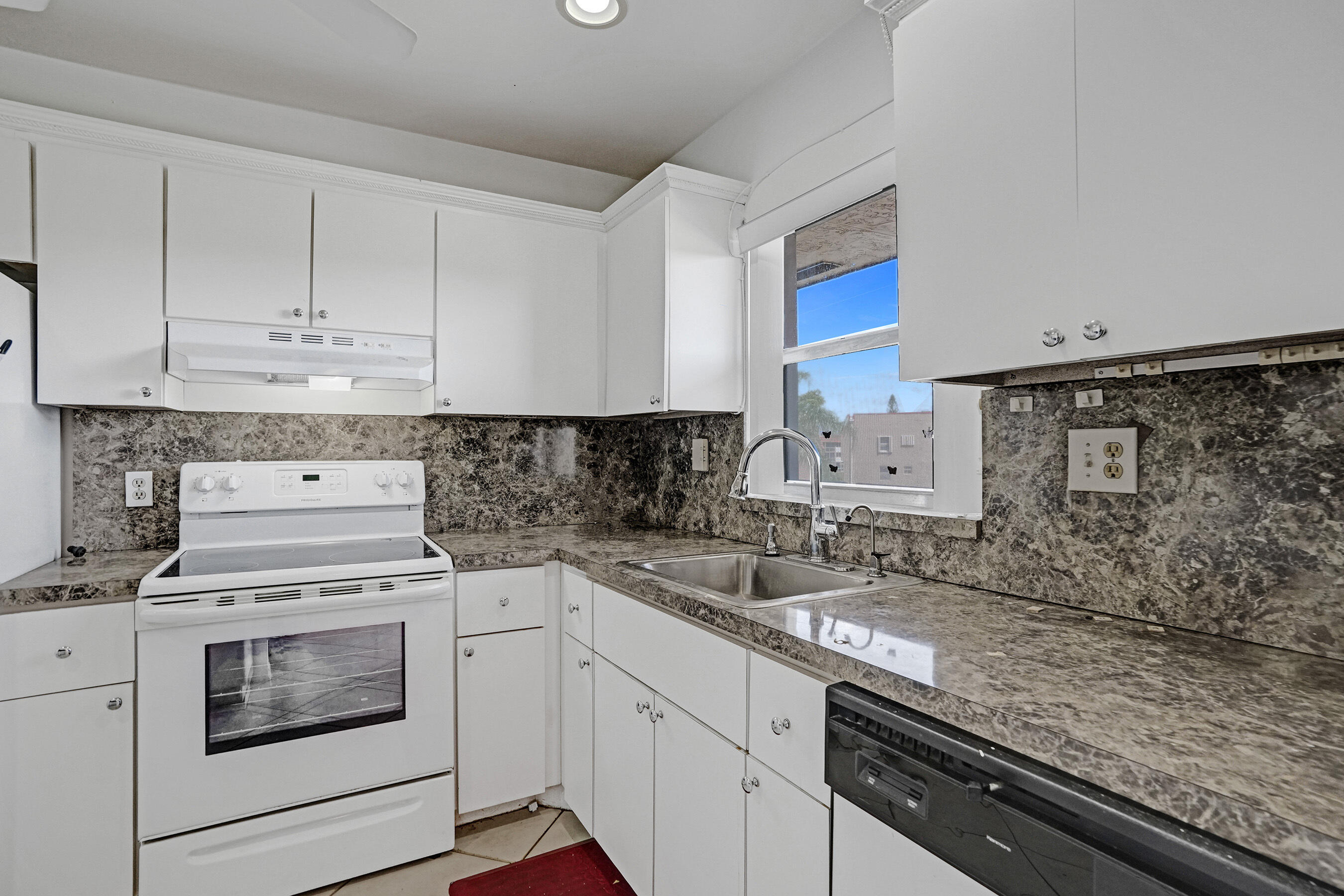 Light-Filled & Inviting 1BD/1.5BA in Sunrise Lakes 55+This spacious and well-maintained unit features fresh interior paint, clean carpeting, and plenty of natural sunlight. You'll love the ample closet storage and the serene atmosphere of a quiet building set back from the main road. Major updates completed--SIRS done and all assessments paid. The bright living space offers a perfect place to unwind. Enjoy a wealth of community amenities, including a pool, golf, fitness center, tennis, shuttle service, cable, WiFi, and more. Move right in and start living the lifestyle you deserve!