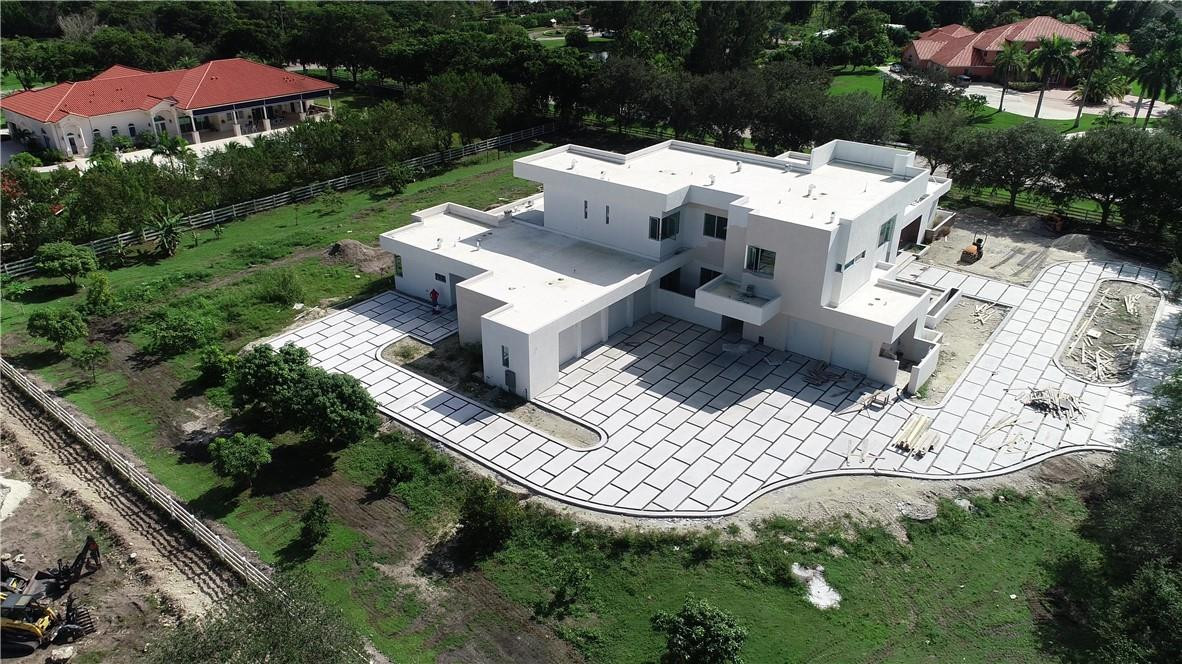 SUNSHINE RANCHES - Residential